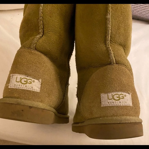 Uggs size 8 - Picture 2 of 6